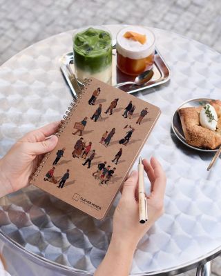 Najděte si mezi škrtáním úkolů a plněním cílů čas na maličkosti, které vám zlepší den. Chvilka u kávy a něčeho sladkého...